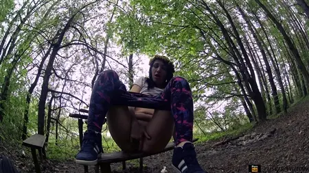 استمناء فتاة روسية في غابة هادئة